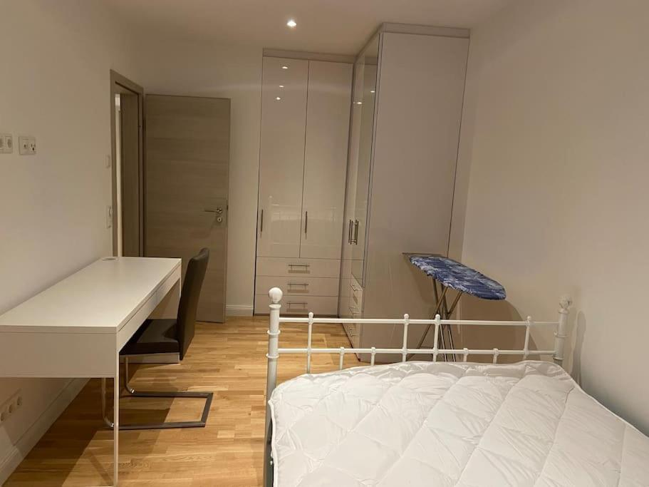 Luxury Apartment With Air Conditioning & Jaccuzzi Near Frankfurt Wiesbaden Hofheim Exterior foto